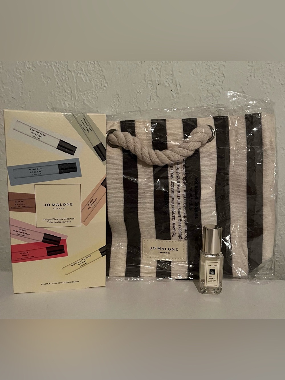 Tote with bundle